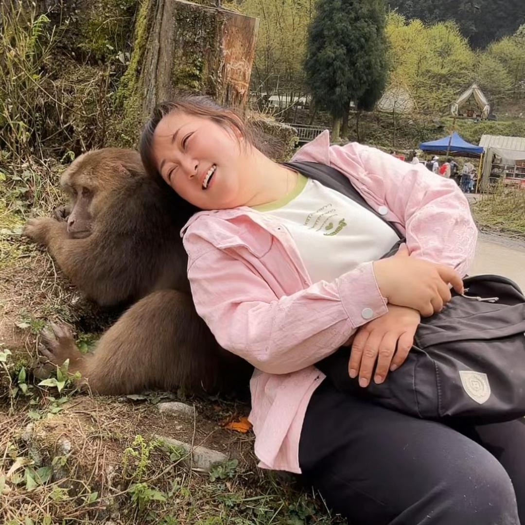 龙池山大王哈羊妹