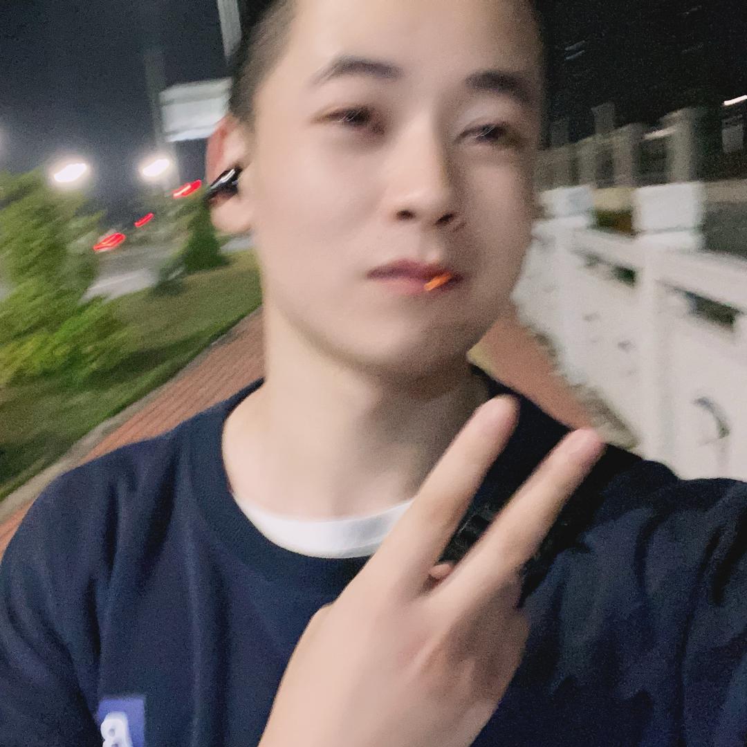 月醉满青衫