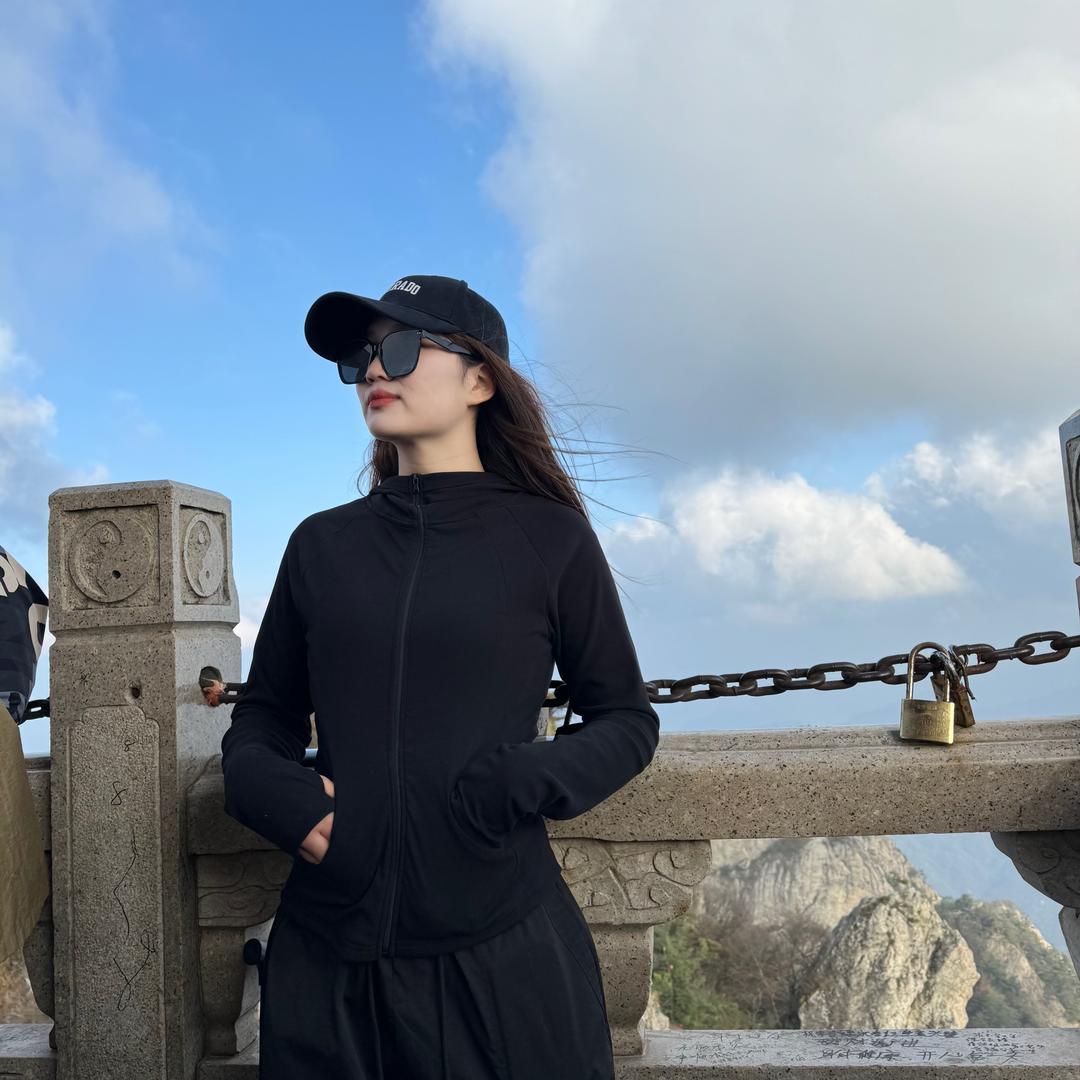 做汉堡的小姐姐🍔