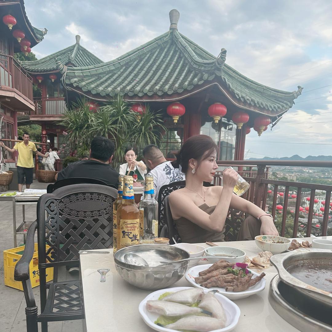 茜茜