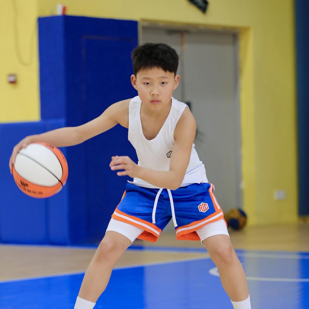 艾威森体育（豪小子）