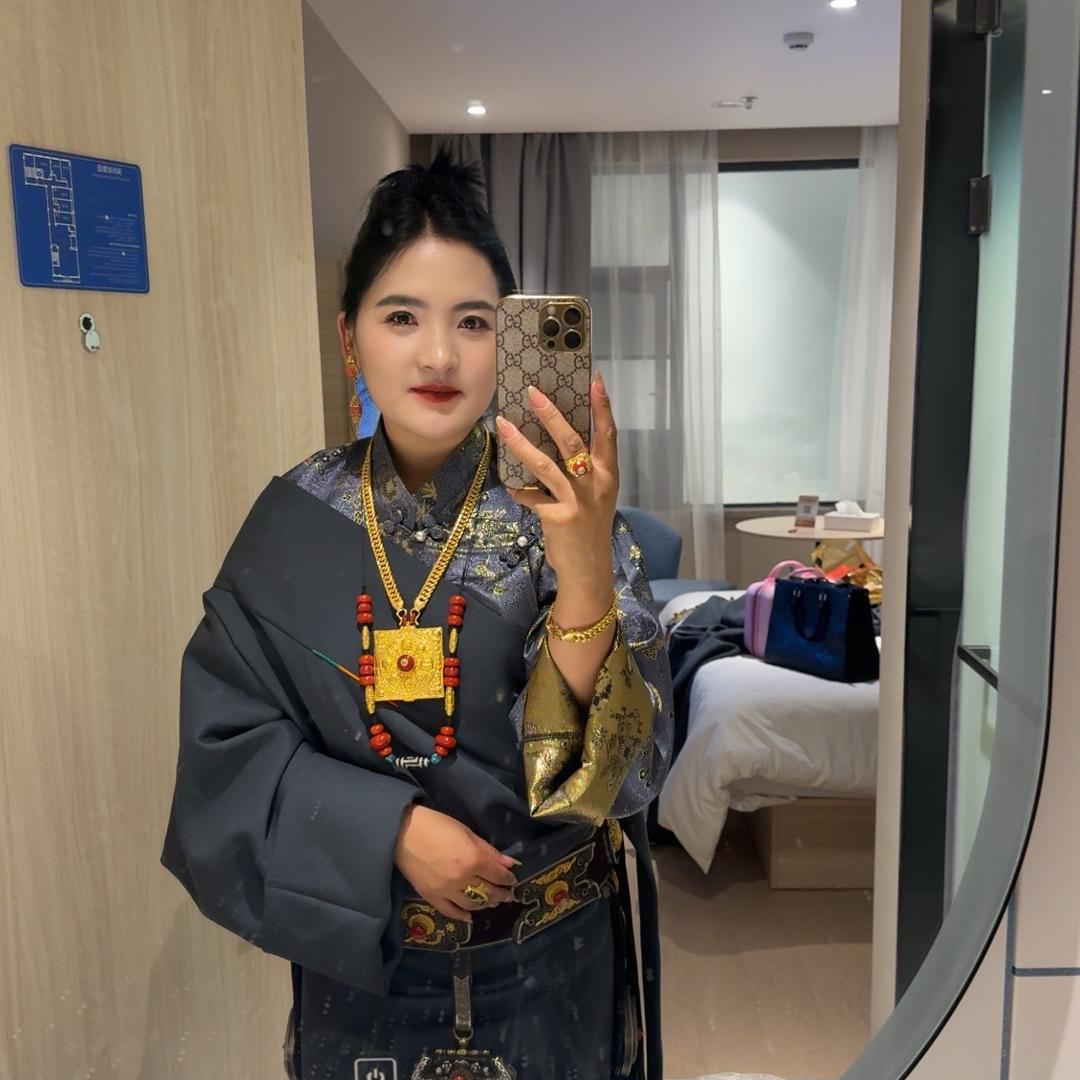 扎措服装店官方账号