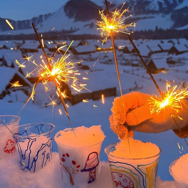 馨馨月下喜物来