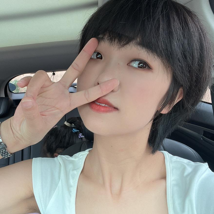 馨丽都李莎