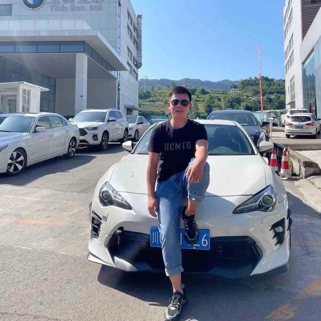 昆明淼萨二手车经纪有限公司
