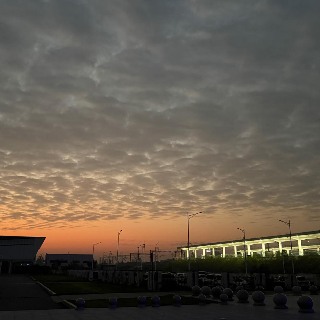 烟酒店老板卡比龙爱喜