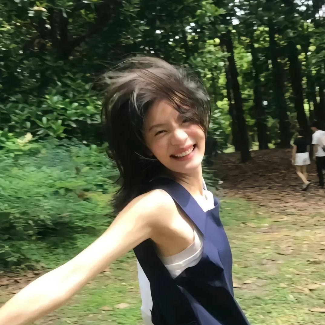 快乐的灰色饺子🥟