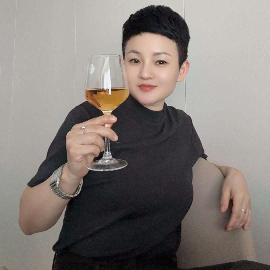 鱼儿女装店