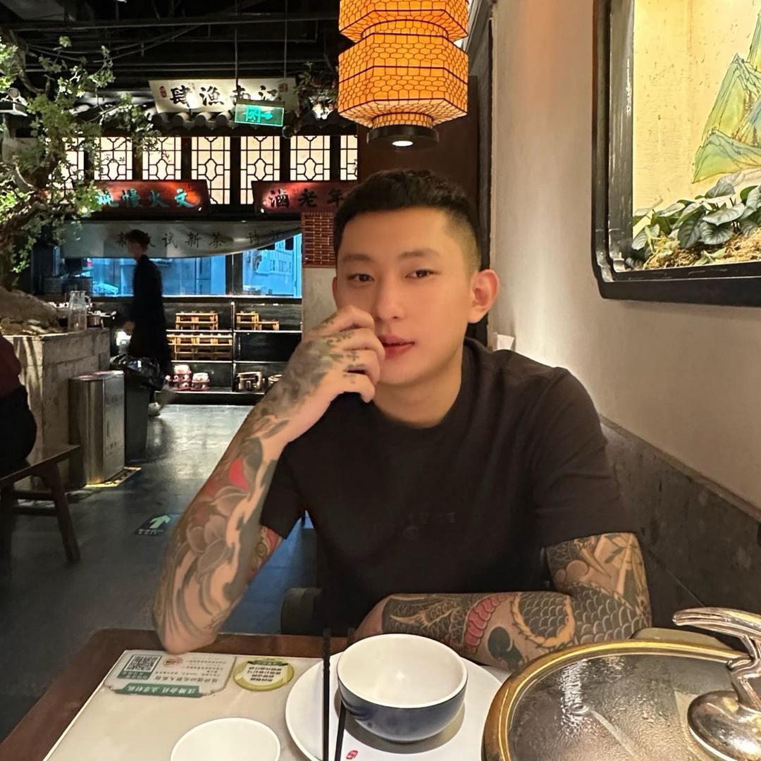 纹身届的情种-