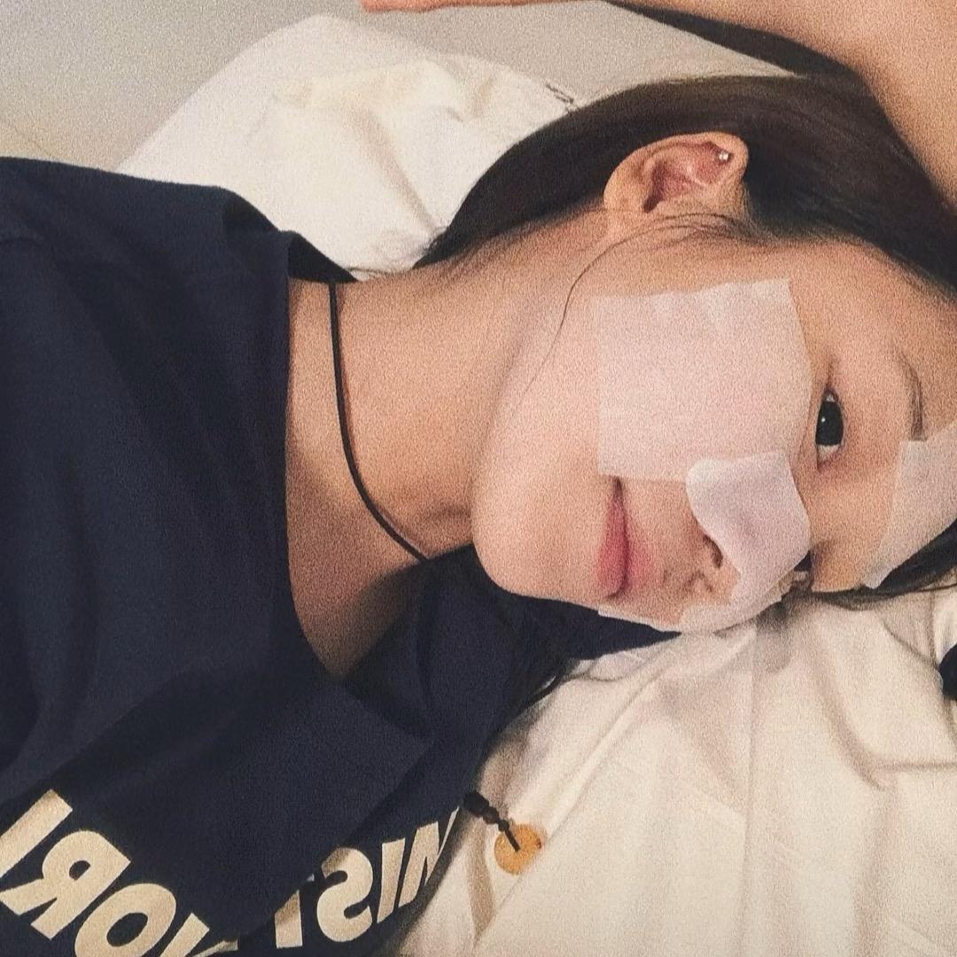 昱.