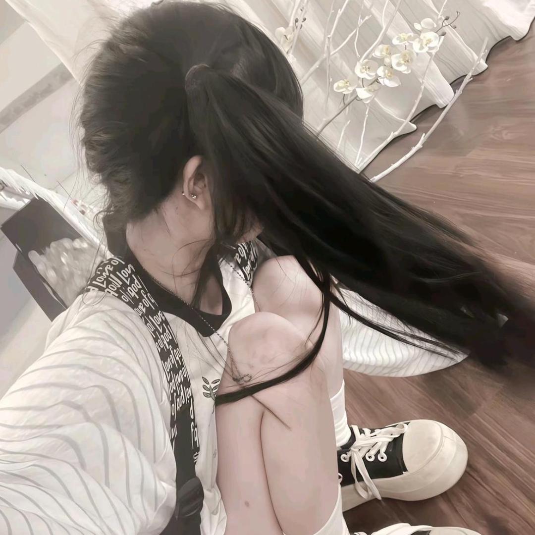 灰色