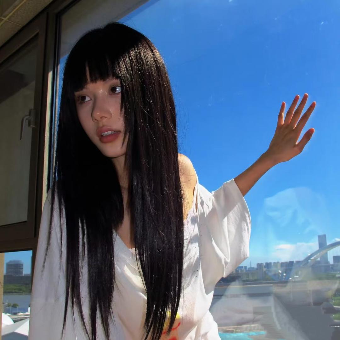 一个笨蛋甜妹罢了.