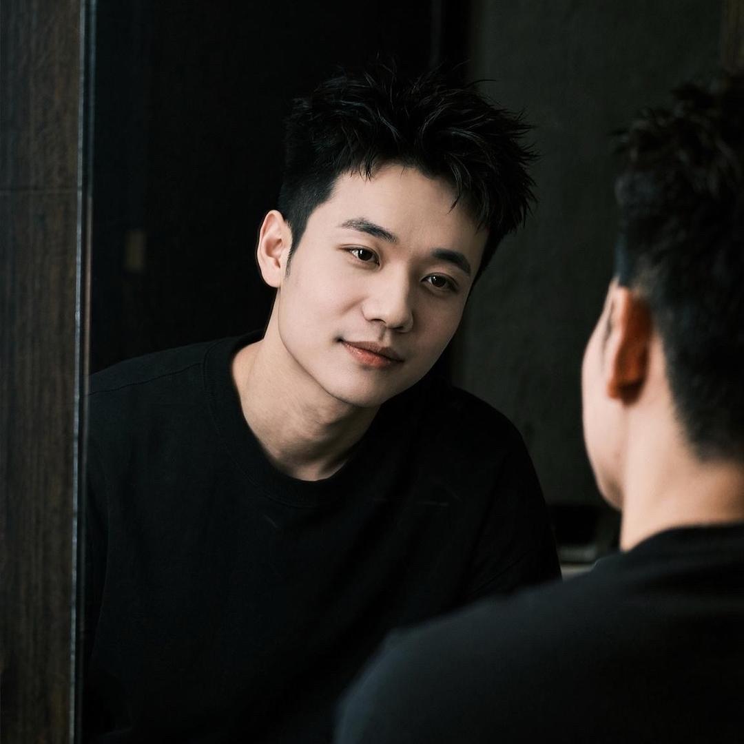 @爱新觉罗٠小邓