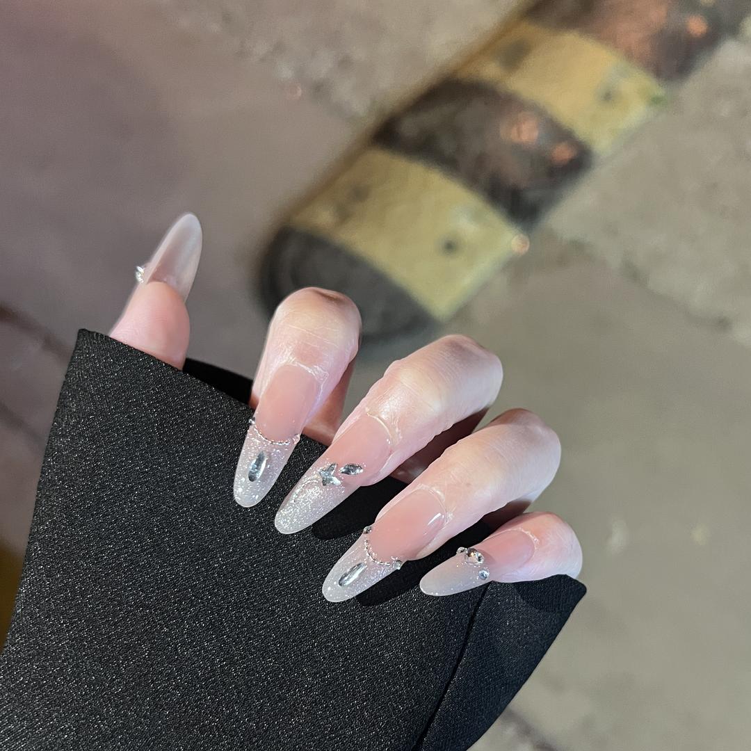 桃吱手工穿戴甲