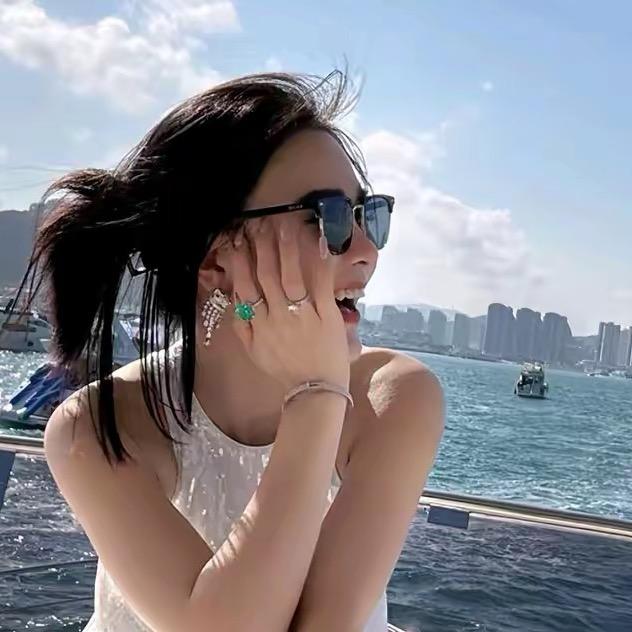 袁艺灵精选穿搭