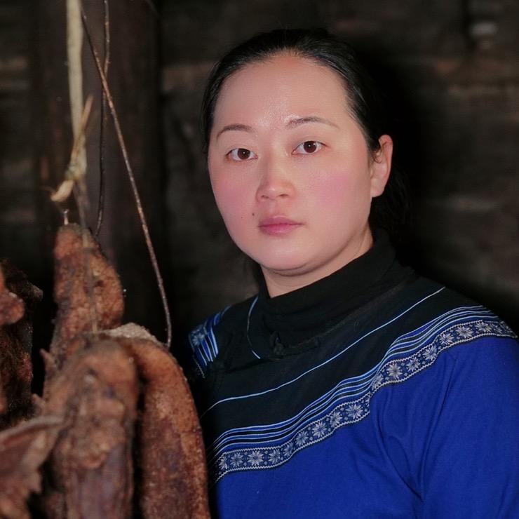 凤凰县嘎子姐的山货铺子