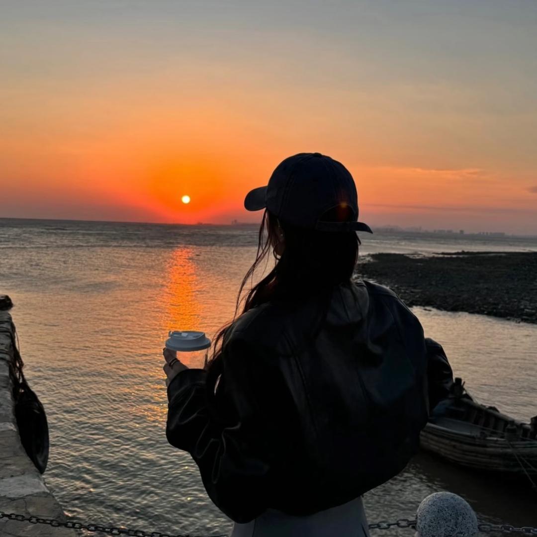 草莓有氧运动穿搭社