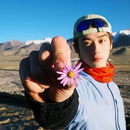 抱歉的boy