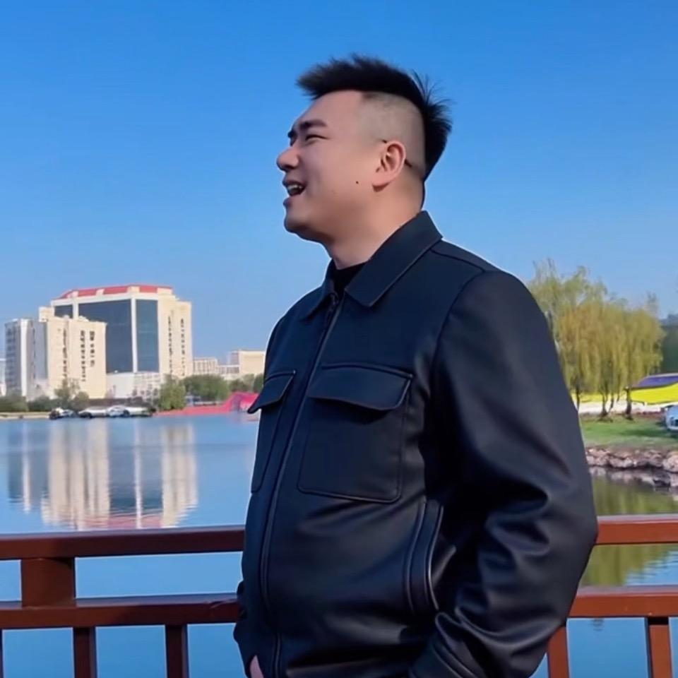 在路上的侯哥