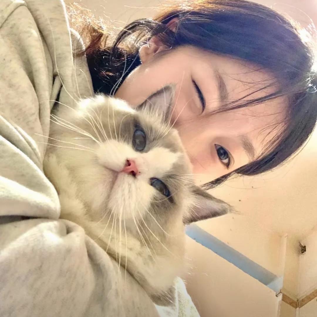 刘雅纯爱喝冰红茶