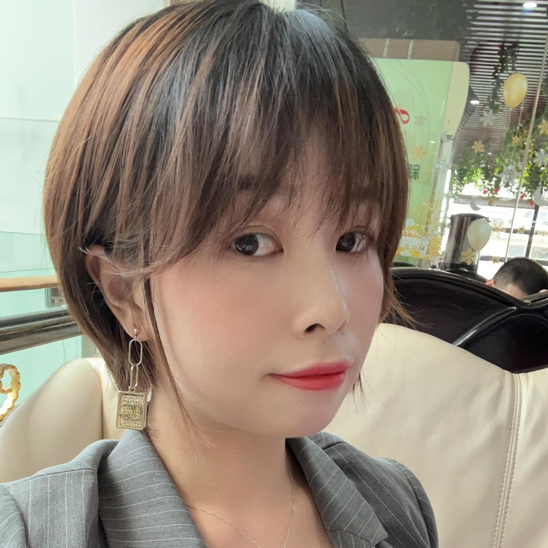 资兴戳眉毛的小艳