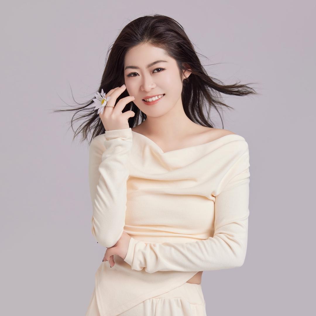 佳佳（527好粗鲁）