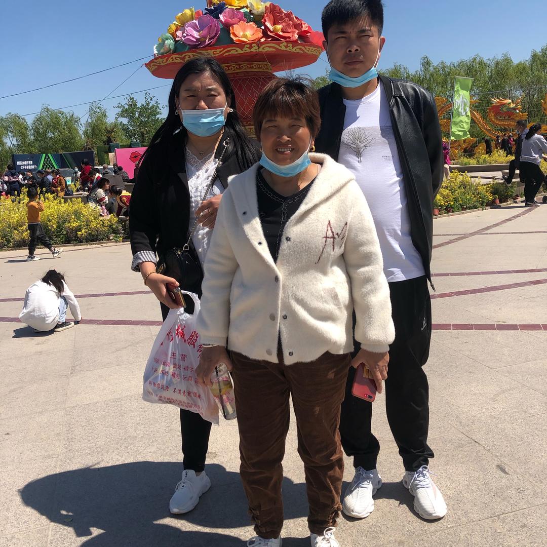 爱笑的飞飞