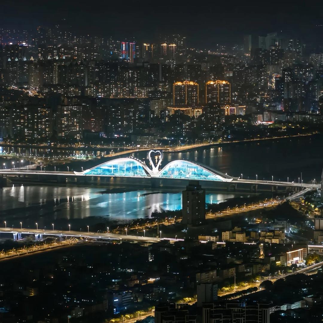 裤时尚潮玩市集