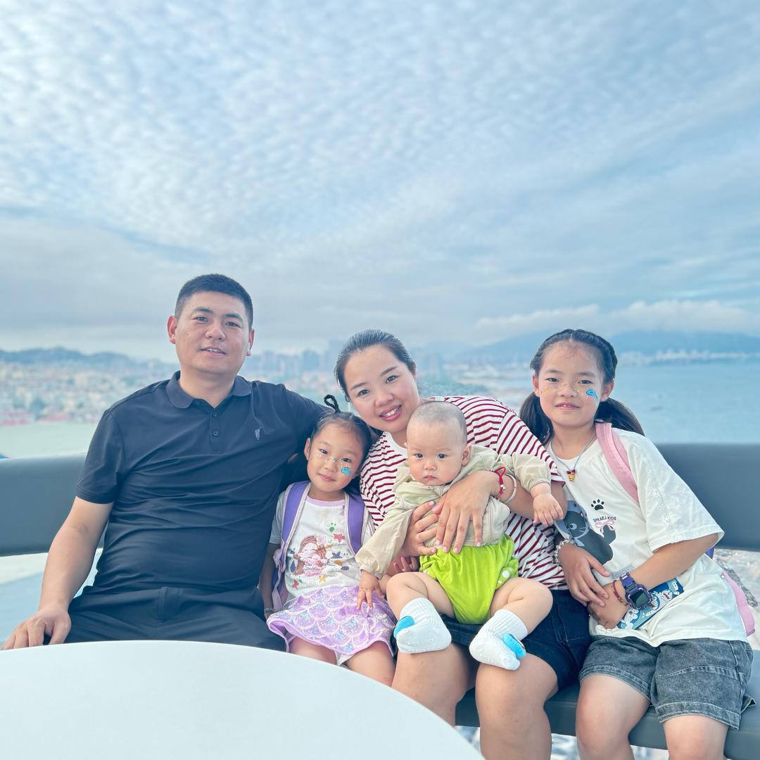 两朵金花一小宝