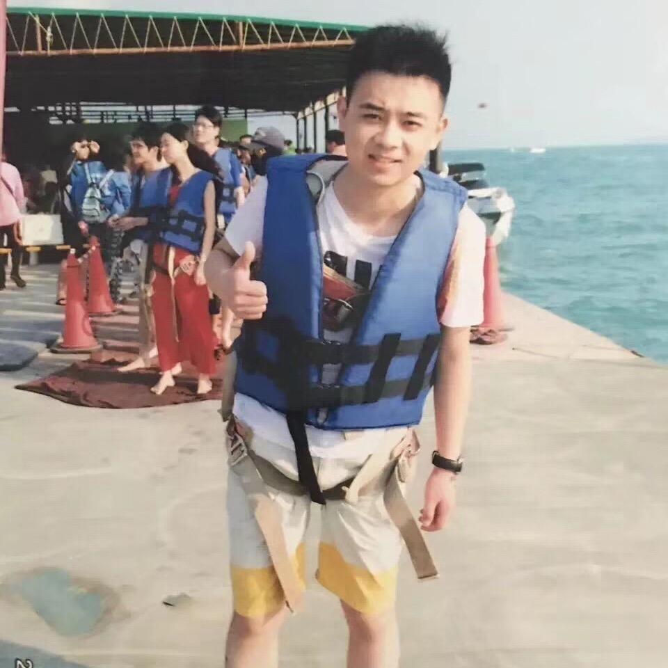 可以叫我荣大头