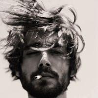 云淡风轻近午天