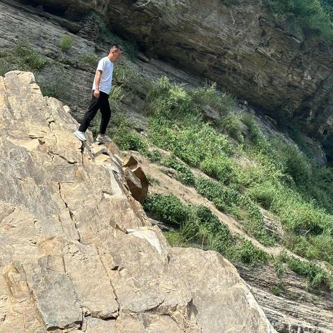 小亮哥🚶‍♂️