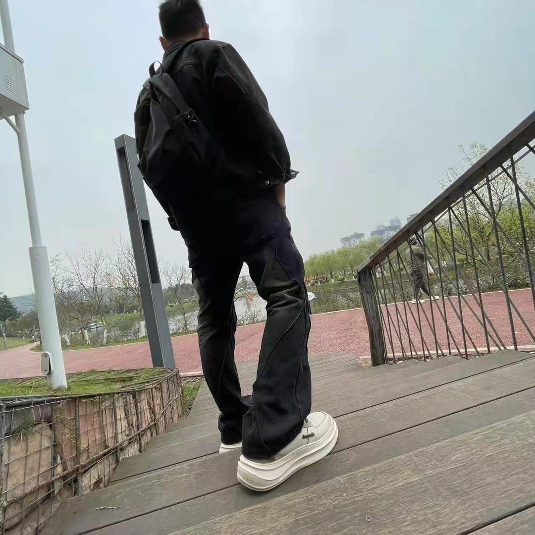 饭桌在逃霉豆腐