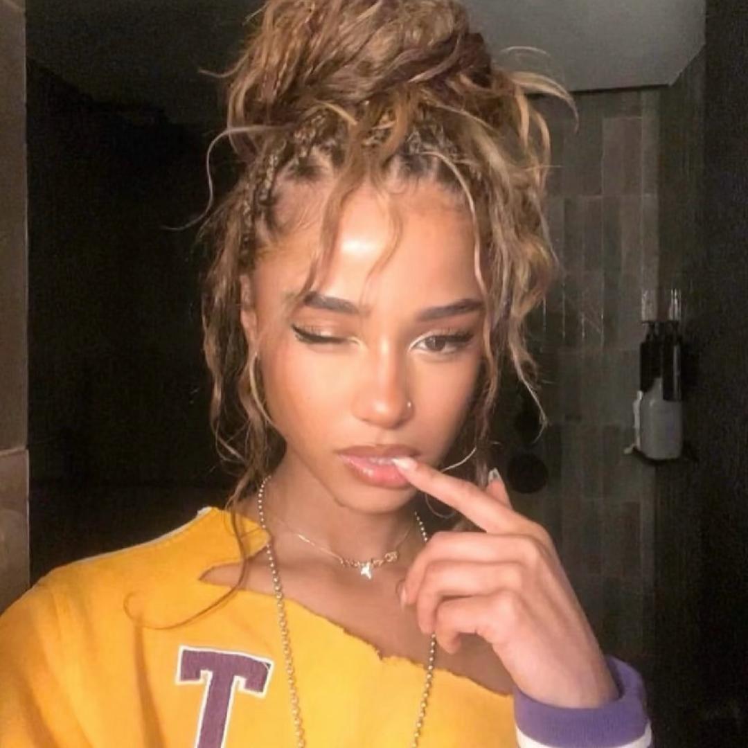 Lora