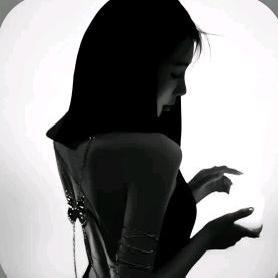 人傻嘴不甜长得危险还没钱