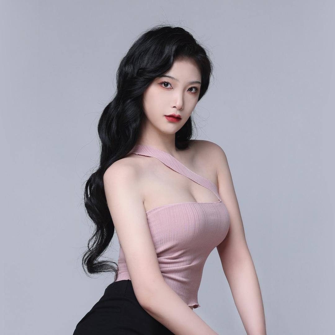 演员张璇Zhang