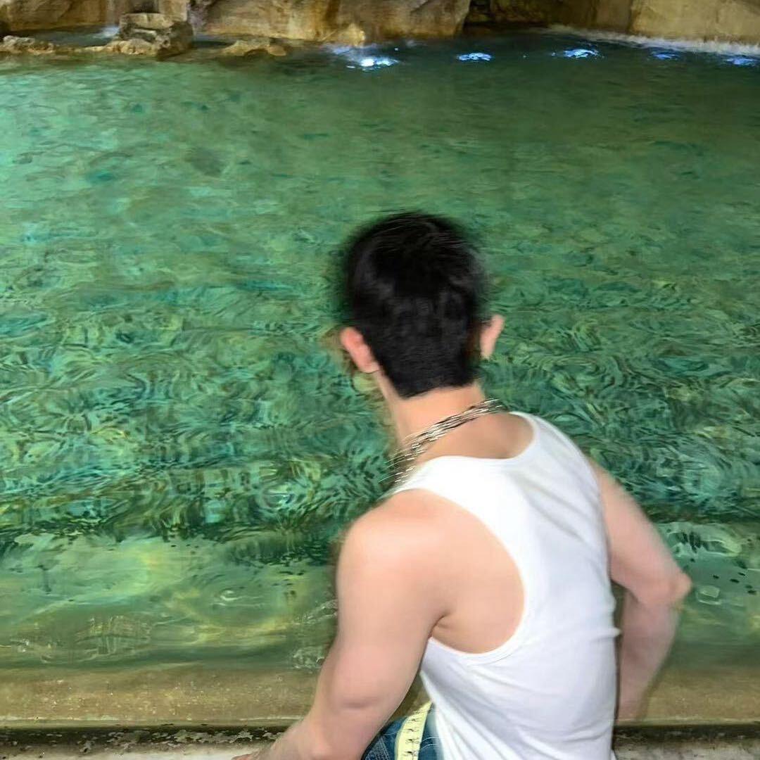 蒋君