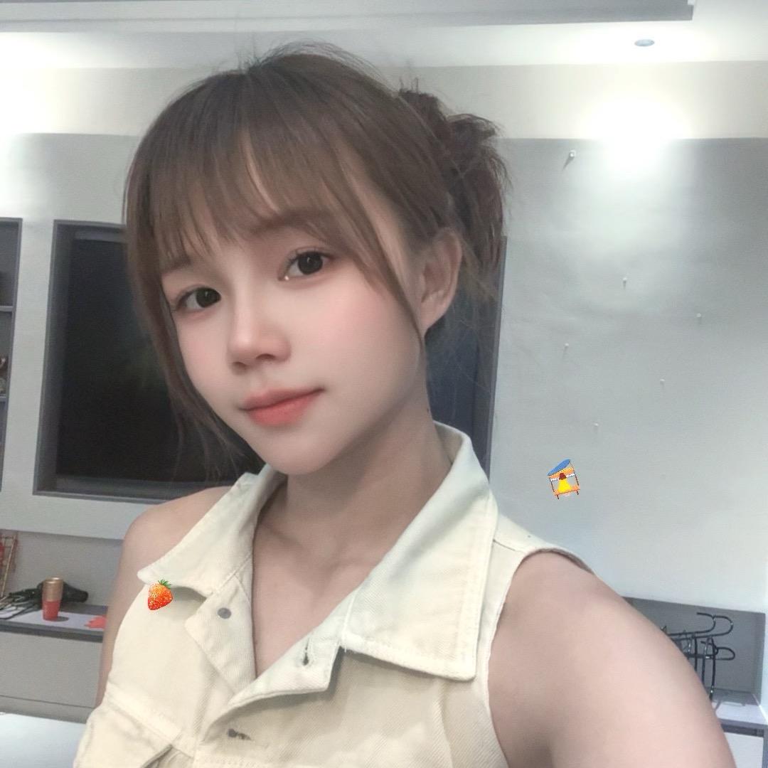黄七七吖。