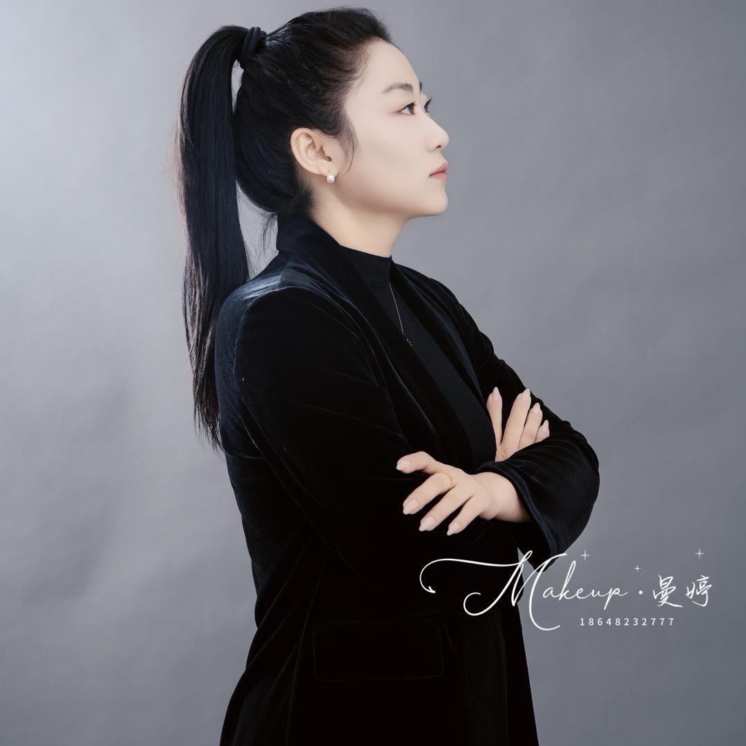 曼婷婚纱总监-婷姐