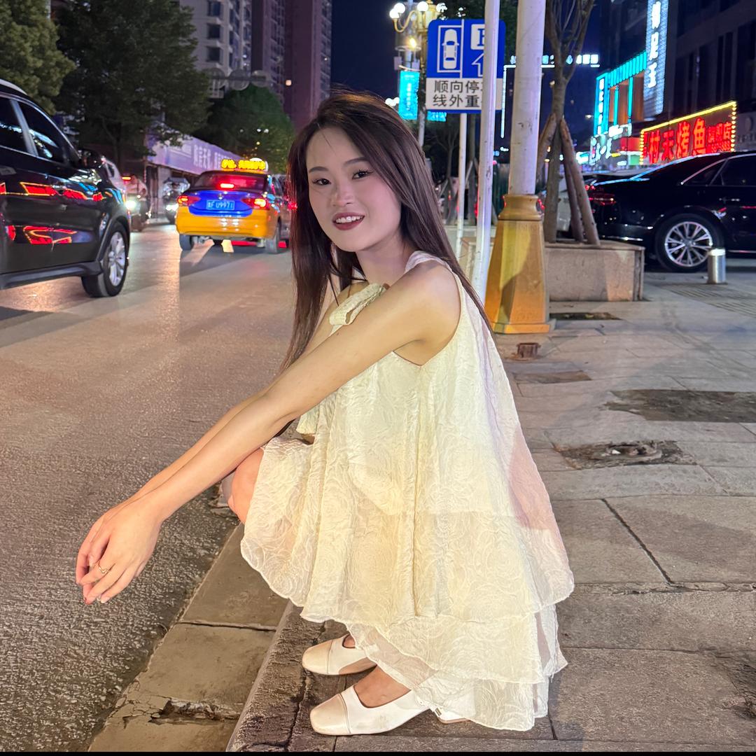 小芳.