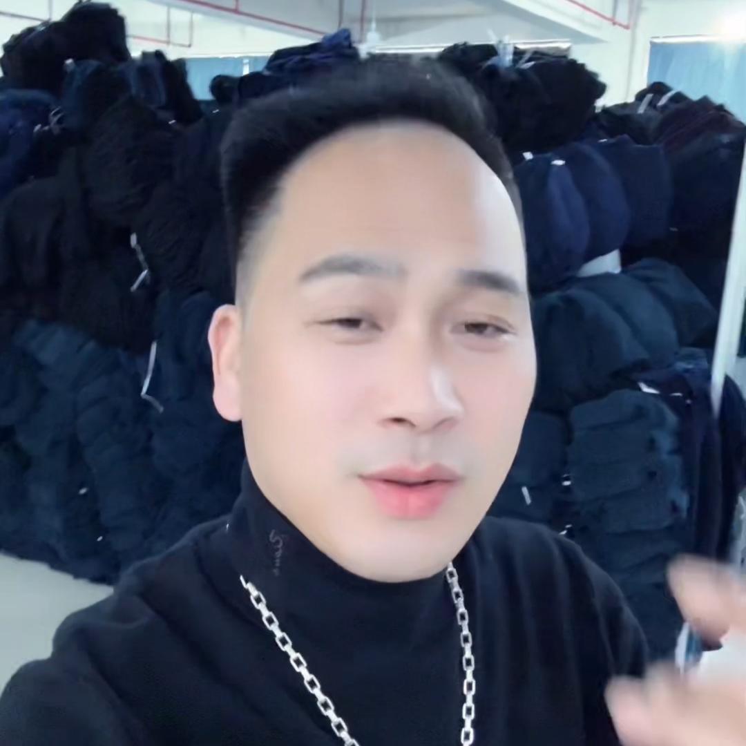 卫星，收购库存服装尾货，（豫N）