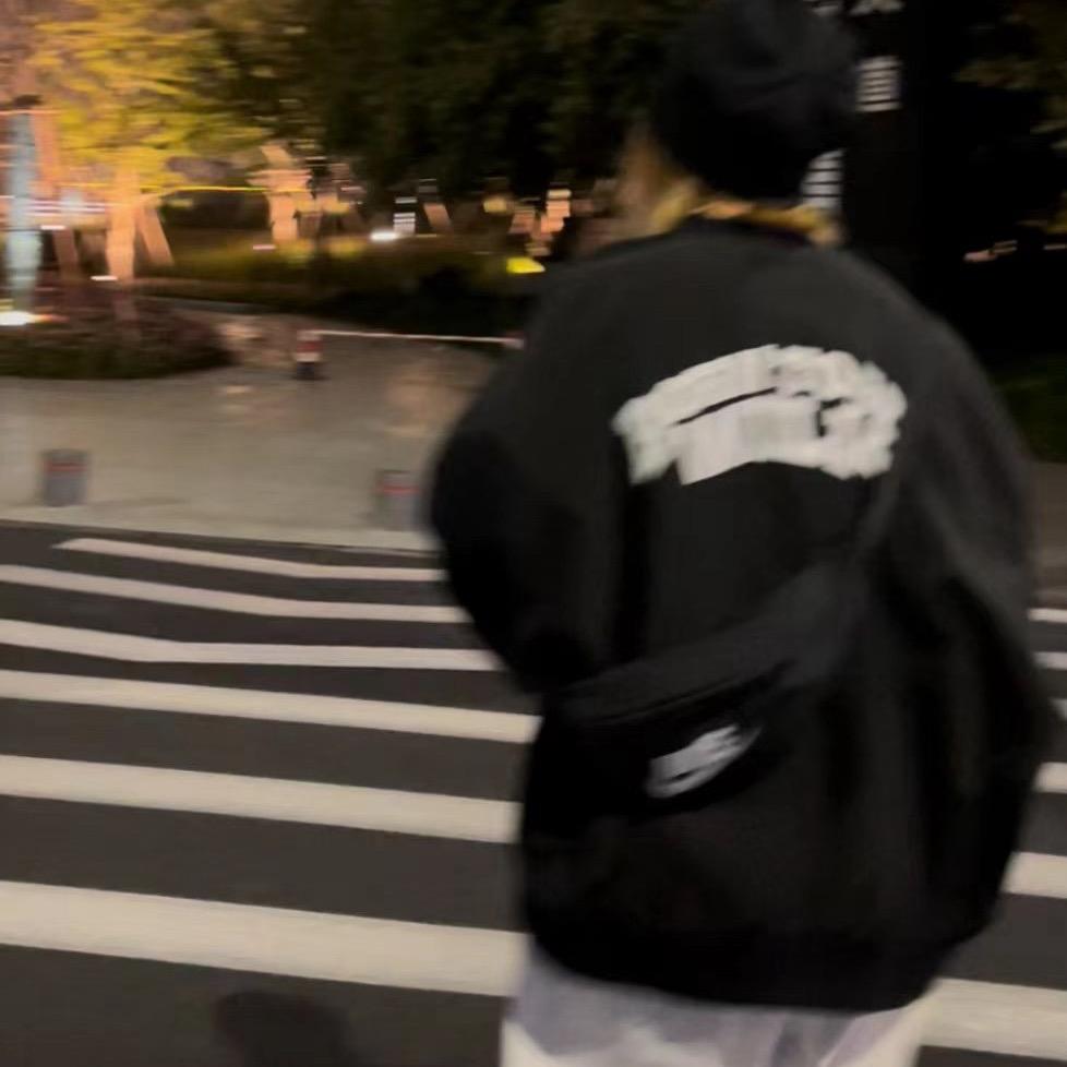 栀野.