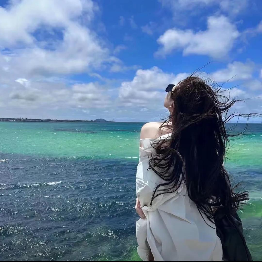 柠柠在努力（路灯下开播）