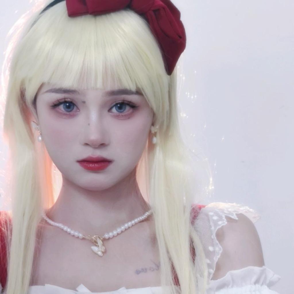 小猫爱dolly🐈