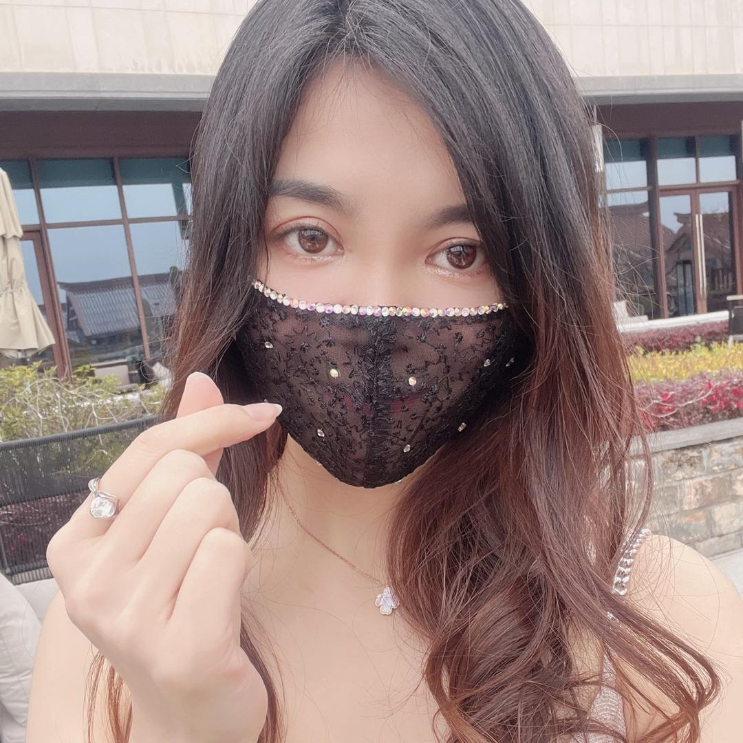 英英💋
