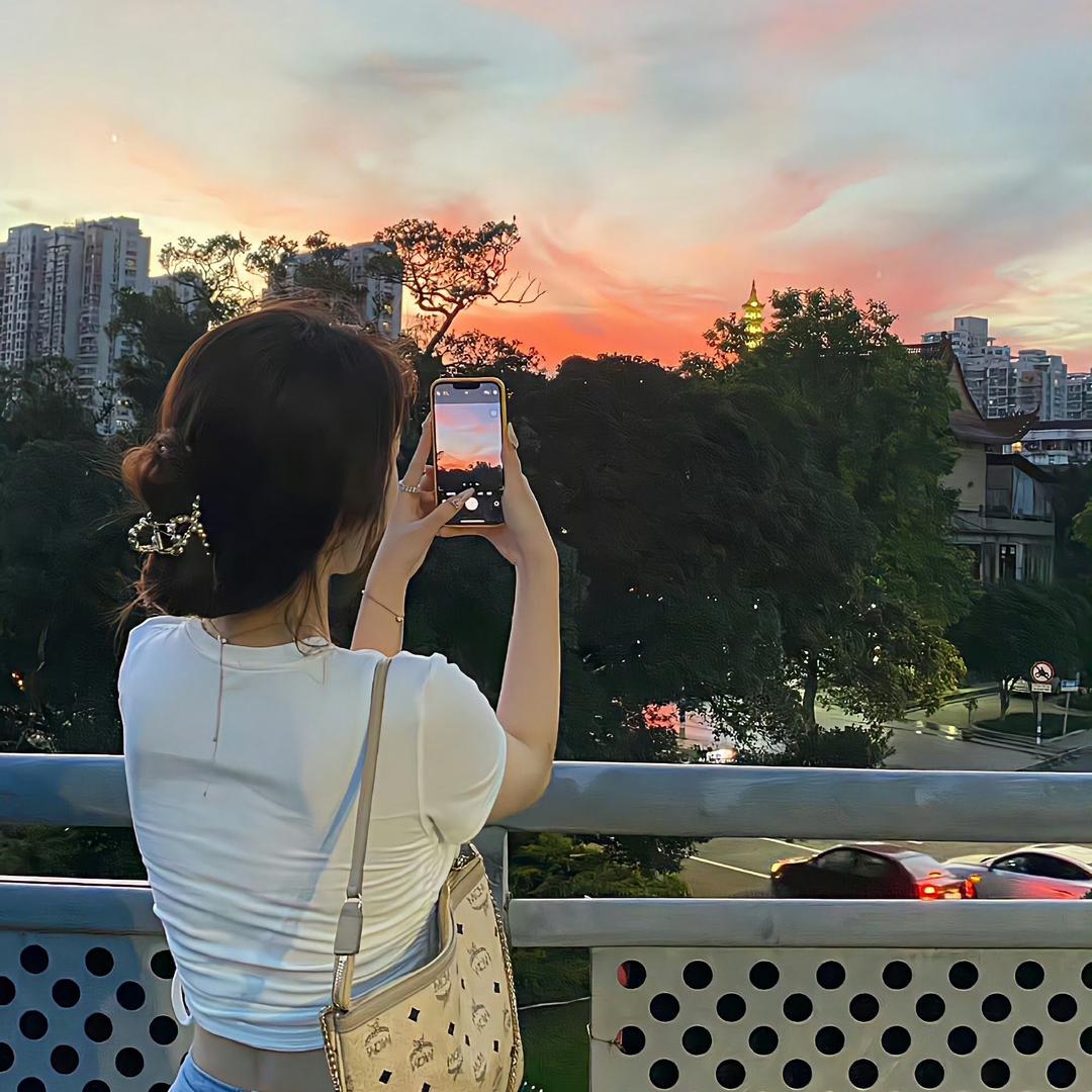 消失的她