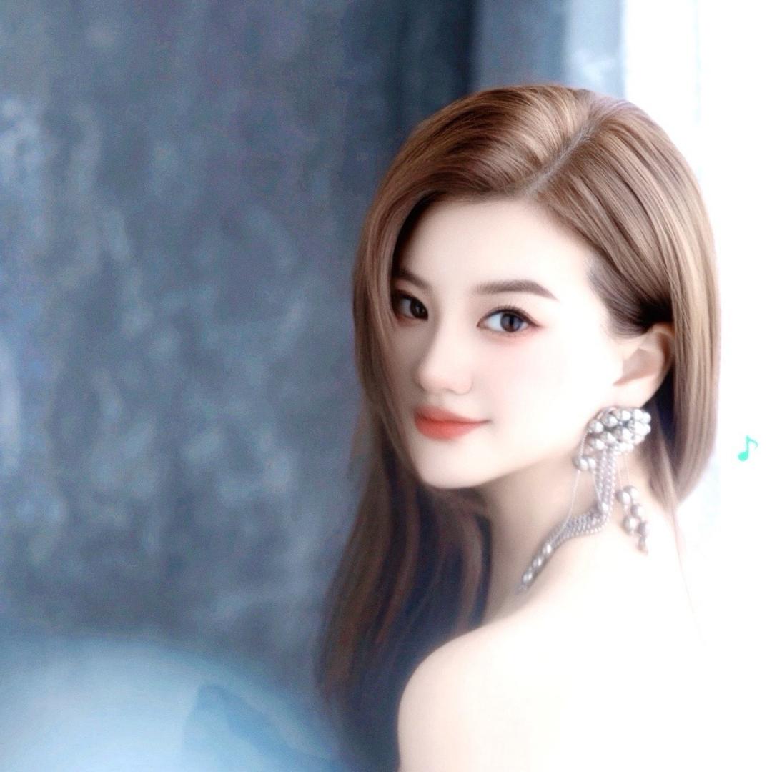 洛阳爱自由文化（女老板