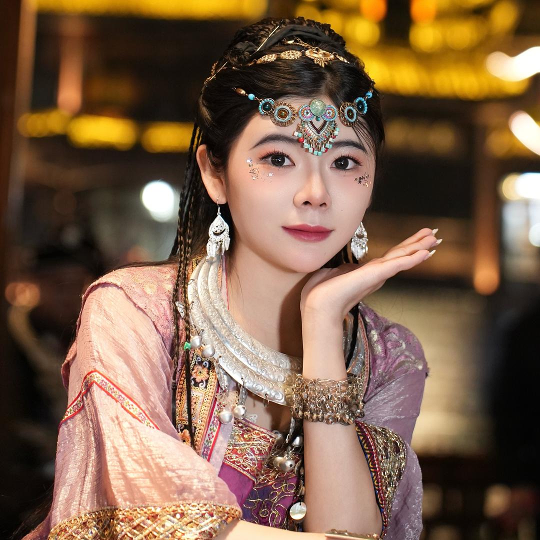 洛汐吃喝玩乐