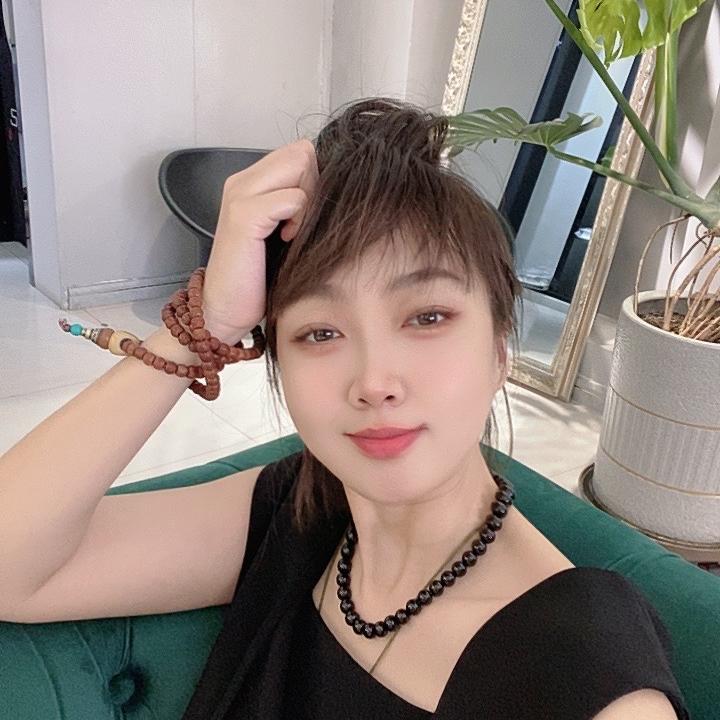 富拉尔基伯妮斯茵女装