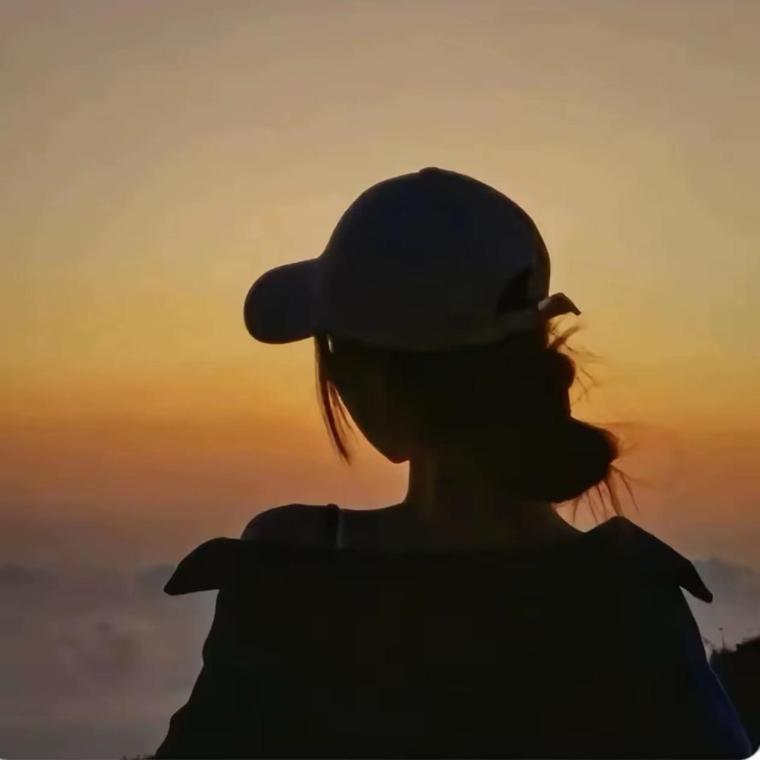 依依.